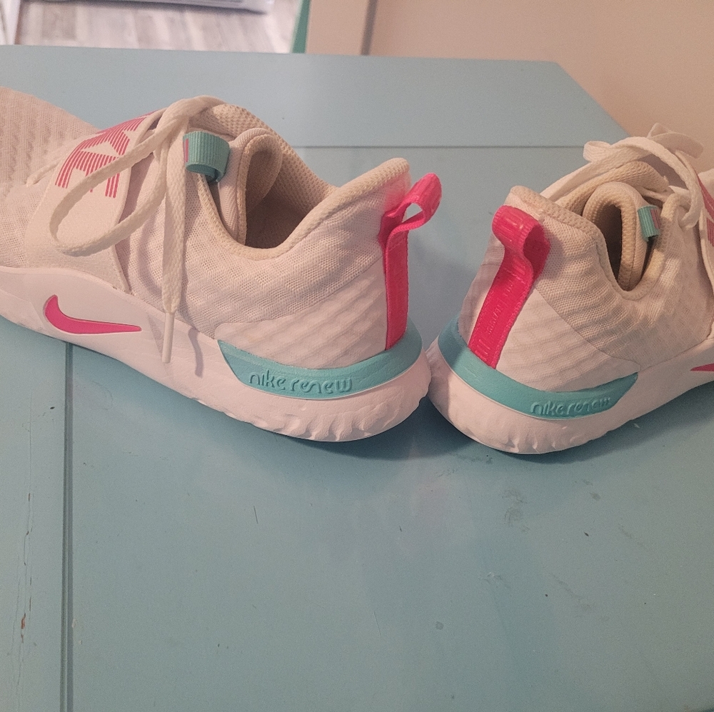 Sneakers - Picture 3 of 4